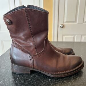 Wonderful Alberto Fermani Brown Leather Side-Zip Ankle Boots - Size 37 = US 6